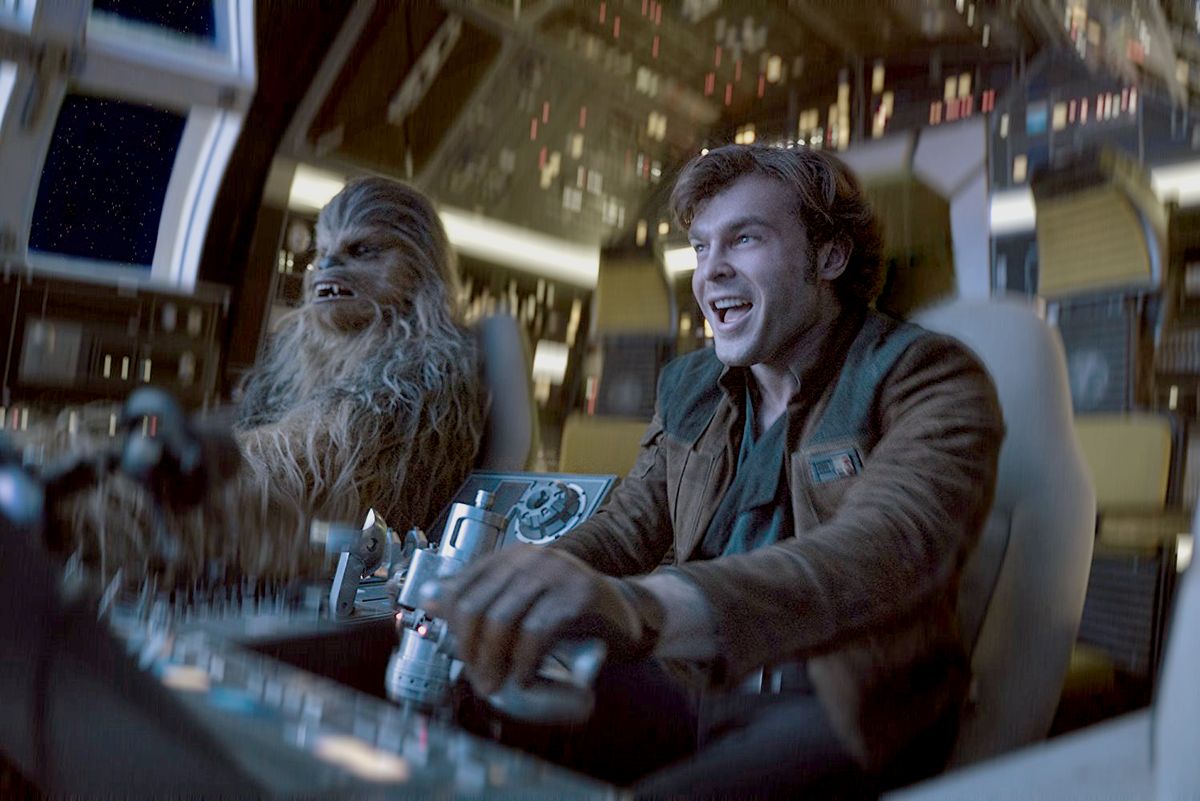 Han Solo nie dorasta Deadpoolowi do pięt. Nowe "Gwiezdne wojny" z najgorszym wynikiem od lat