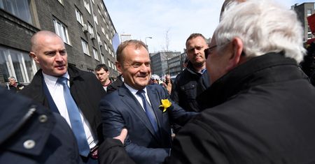 "Powinien wysiąść na Wschodnim". Komentarze do powitania zgotowanego Donaldowi Tuskowi