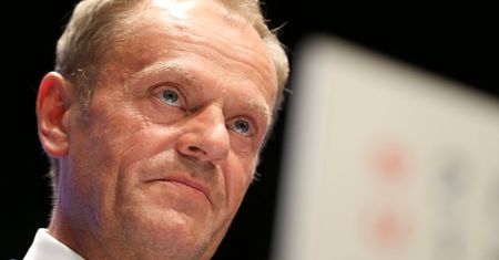 Donald Tusk obrażony w brytyjskim tabloidzie. "Protekcjonalny pacan"