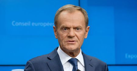 Tusk w "Die Zeit” wspomina "dramatyczny" moment. "Mój własny kraj głosował przeciwko mnie”