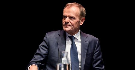 Koronawirus w Polsce. Donald Tusk zaniepokojony. "Sytuacja jest bardzo poważna"