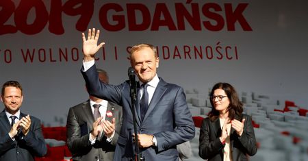 Makowski: "Tusk w Gdańsku 'ociera łzy płaczącym' i wzywa do walki. Ale sam stoi z boku" [OPINIA]