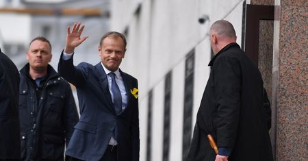 Tak Donald Tusk zareagował na powitanie w Warszawie. Nie szczędził też mocnych słów
