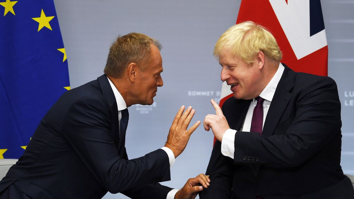 Brexit. Szef Rady Europejskiej Donald Tusk i premier Wielkiej Brytanii Borys Johnson podczas szczytu G7.