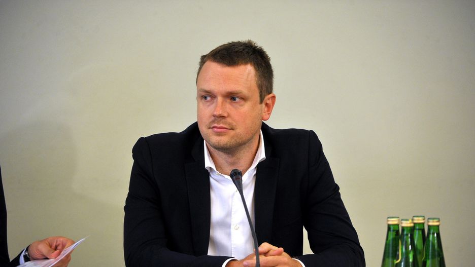 Po ujawnieniu sprawy, Michał Tusk nie komentował jej i nie zabrał głosu