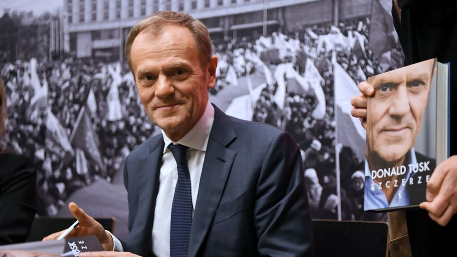 Donald Tusk i jego książka "Szczerze"