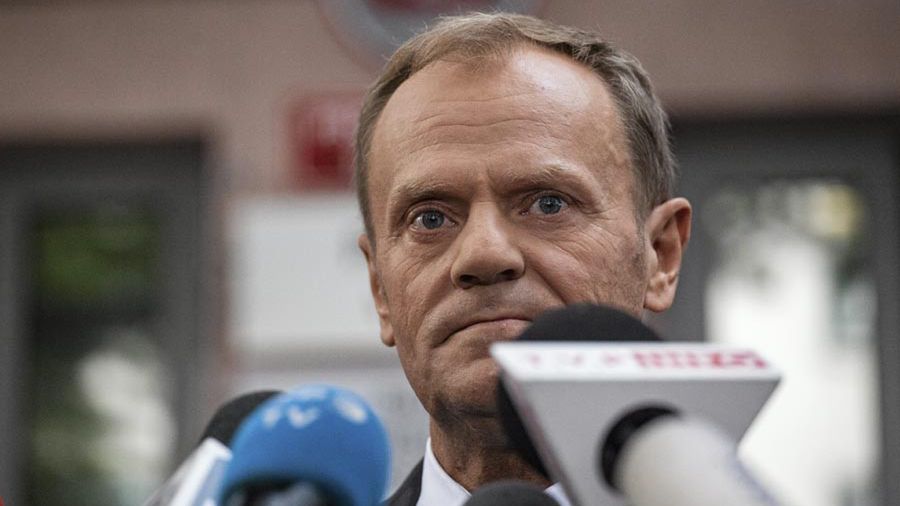 Donald Tusk na przesłuchaniu w Warszawie 