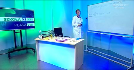 "Szkoła z TVP". Nauczycielka chemii była szefową komitetu strajkowego