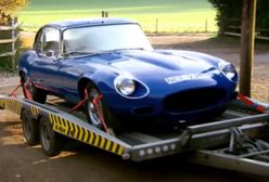 Kupili Jaguara E-Type'a i sporo na nim zarobili. Samochód był w kiepskim stanie