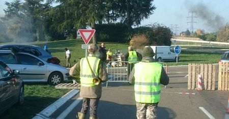Protest we Francji wciąż trwa. Mieszkańcy domagają się dymisji Macrona