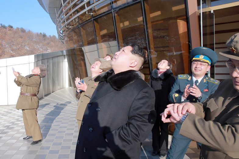 Żołnierz Kima uciekł z Korei Północnej. Nieznany pasożyt w jego żołądku