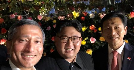 Pierwsze selfie dyktatora. Minister z Singapuru zrobił sobie zdjęcie z Kim Dzong Unem