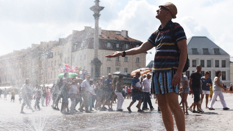 IMGW wydał ostrzeżenia przed upałem.
