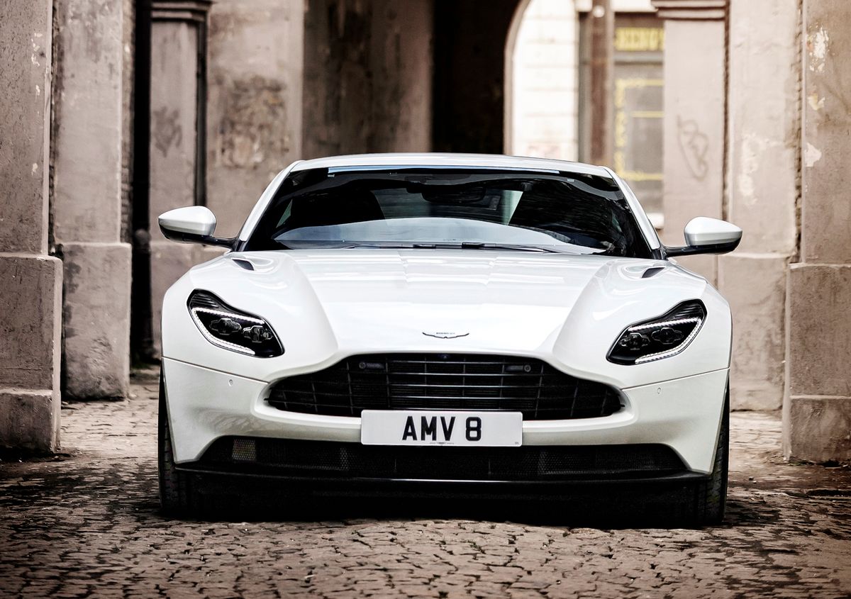 Aston Martin DB11 V8 - brytyjskie coupé z niemieckim silnikiem