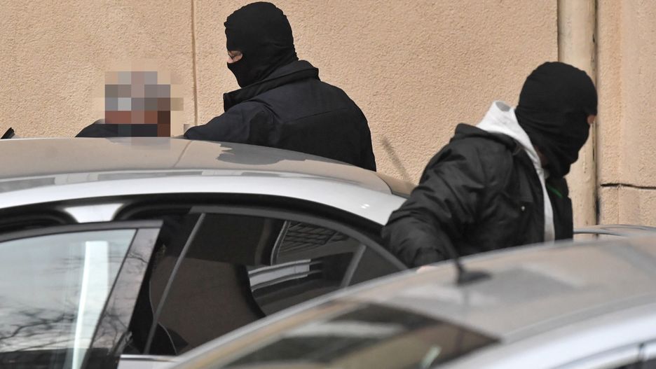 CBA zatrzymało burmistrza dzielnicy Warszawa - Włochy Artura W. i Sabriego B. w poniedziałek 