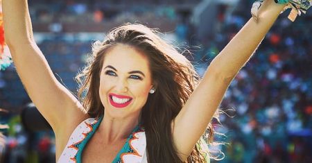 Cheerleaderka przyznała, że jest dziewicą. Wtedy zaczął się koszmar