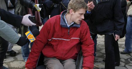 Dariusz Wnuk grał w serialu "Samo życie". Losy aktora