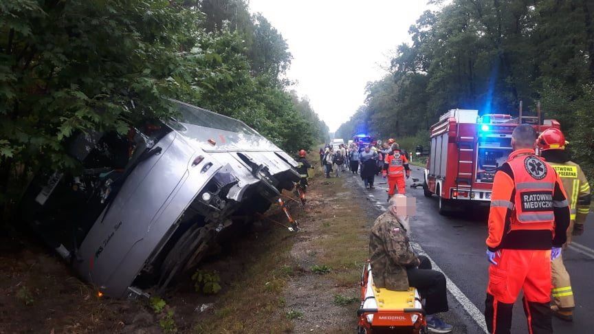 Stara Woda. Autobus zderzył się z autem. W środku 45 uczniów