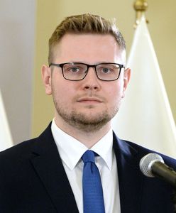 Koronawirus w Polsce. Michał Woś przestrzega innych. Minister opowiedział o zakażeniu i chorobie