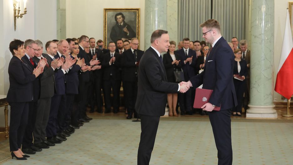 5 marca minister środowiska Michał Woś odbiera nominacje z rąk prezydenta