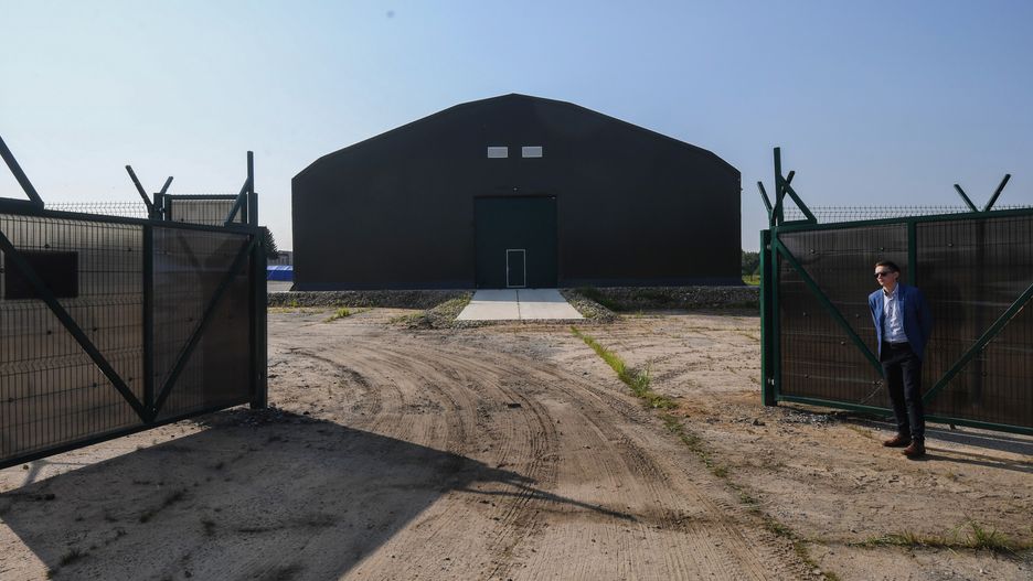 POlscy śledczy po raz kolejny obejrzą wrak Tu-154M, który wciąż znajduje się w prowizorycznym hangarze na lotnisku Smoleńsk Siewiernyj