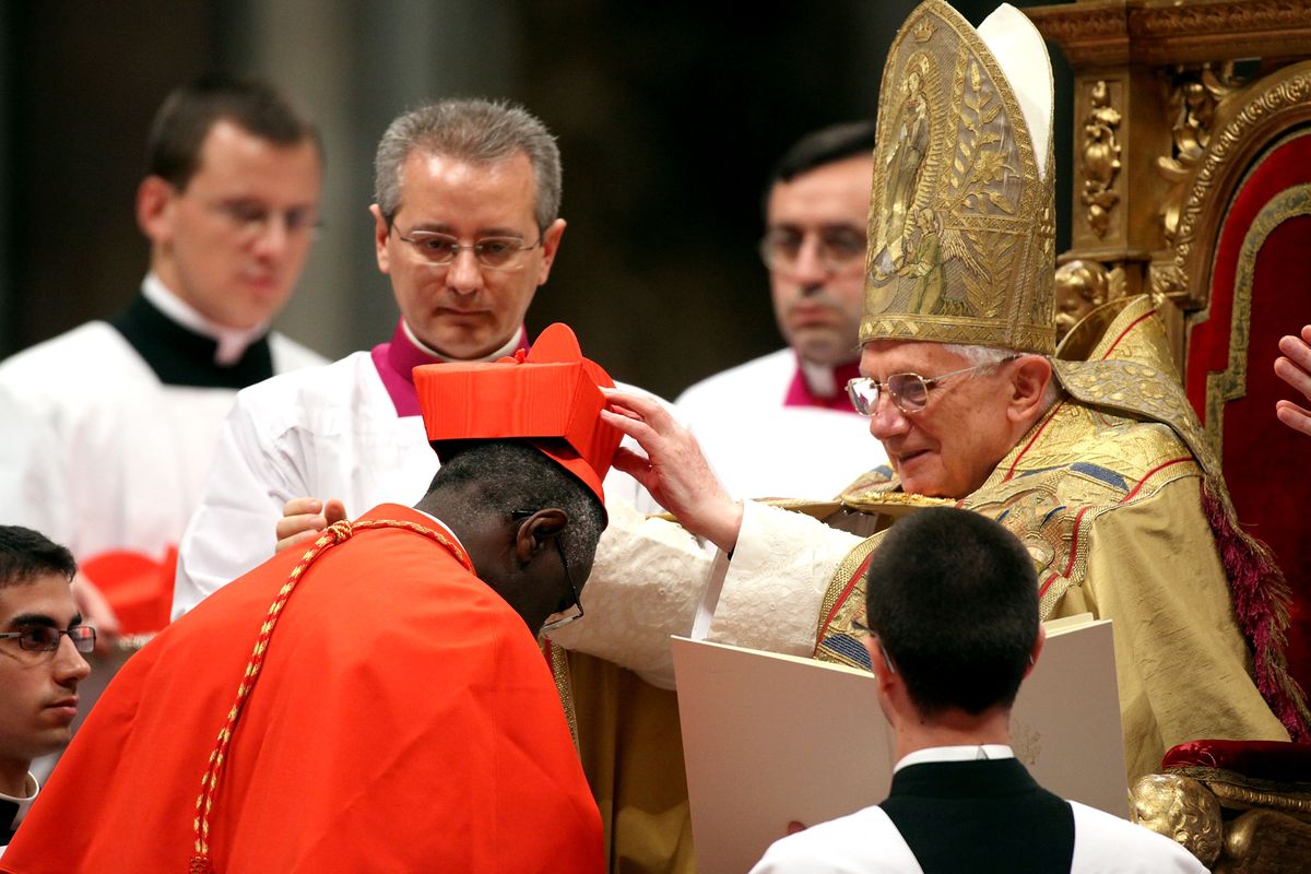 Benedykt XVI bronił celibatu. "Nie możemy dać się zastraszać"