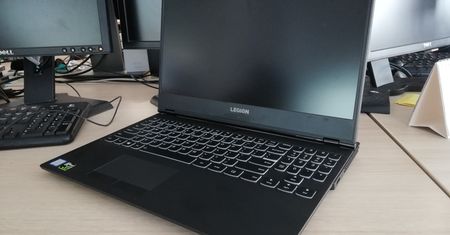 Lenovo Legion Y530. Szkoda, że inne laptopy gamingowe tak nie wyglądają