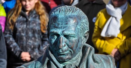 Uroczyste odsłonięcie ławeczki St. Staszica