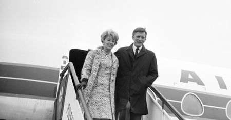 Kirk Douglas. Polska przywitała go strzałami
