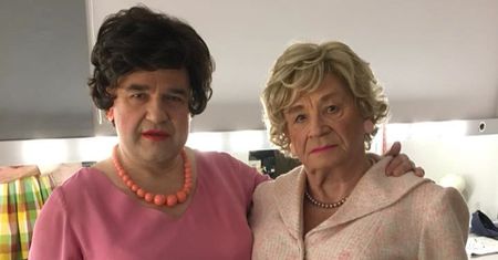 Cezary Żak przebiera się za kobietę. Co na to jego żona?