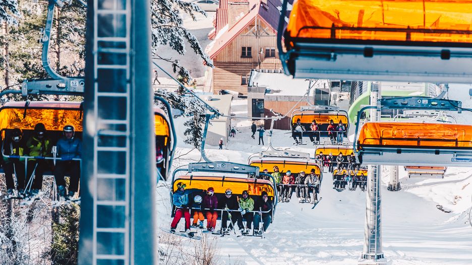 Kasina Ski to nowoczesny, całorocznym ośrodkiem sportowo-rekreacyjnym.