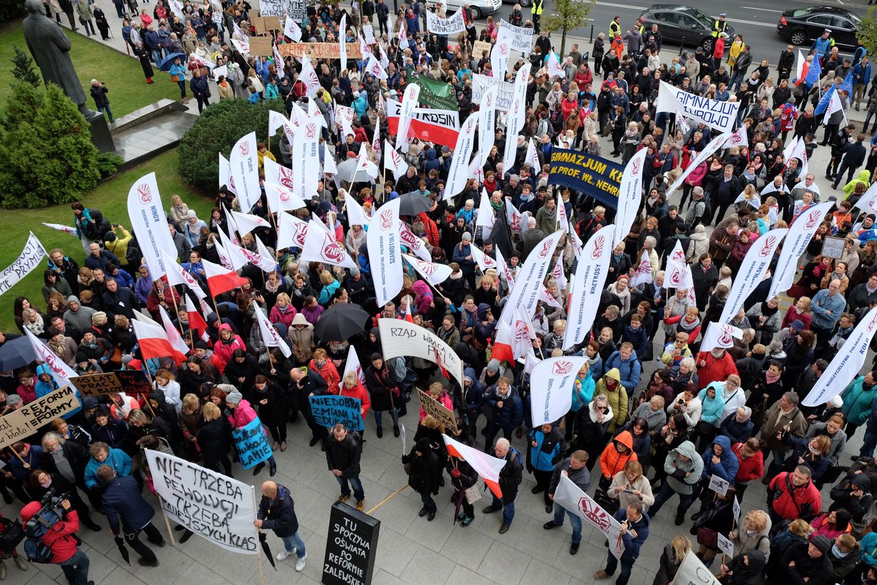 Nauczyciele odbijają piłeczkę. "To nie są nasze zarobki, a wirtualne stawki"