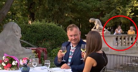 "Rolnik szuka żony": Ludzie na moście zwrócili uwagę internautów. "Ale wyłapałaś"