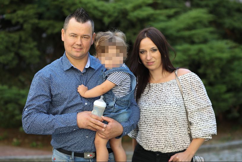 Piotr Kościesza ze swoją żoną oraz synkiem Aleksem