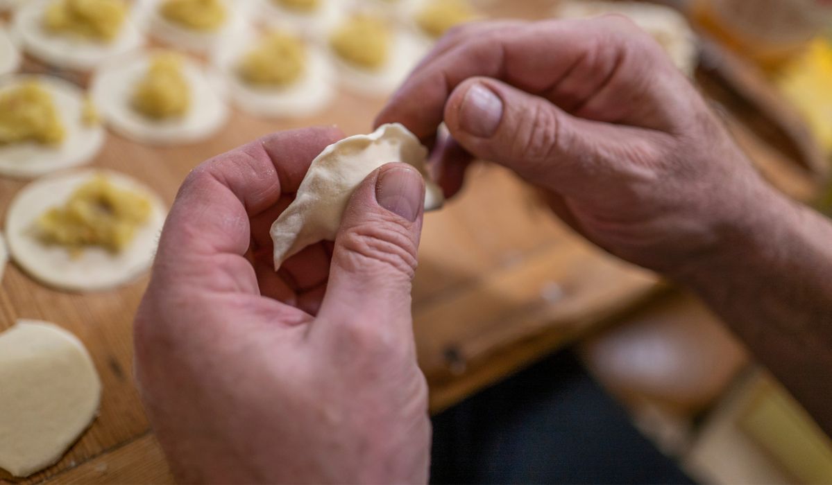 Ten przepis na pierogi ma ponad 100 lat. Kiedyś lepiono je zupełnie inaczej