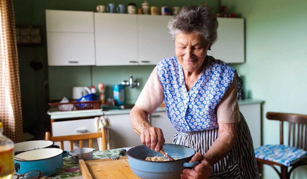 Pokazała, jak babcia robi jabłecznik. Żaden thermomix nie umywa się do jej sposobu