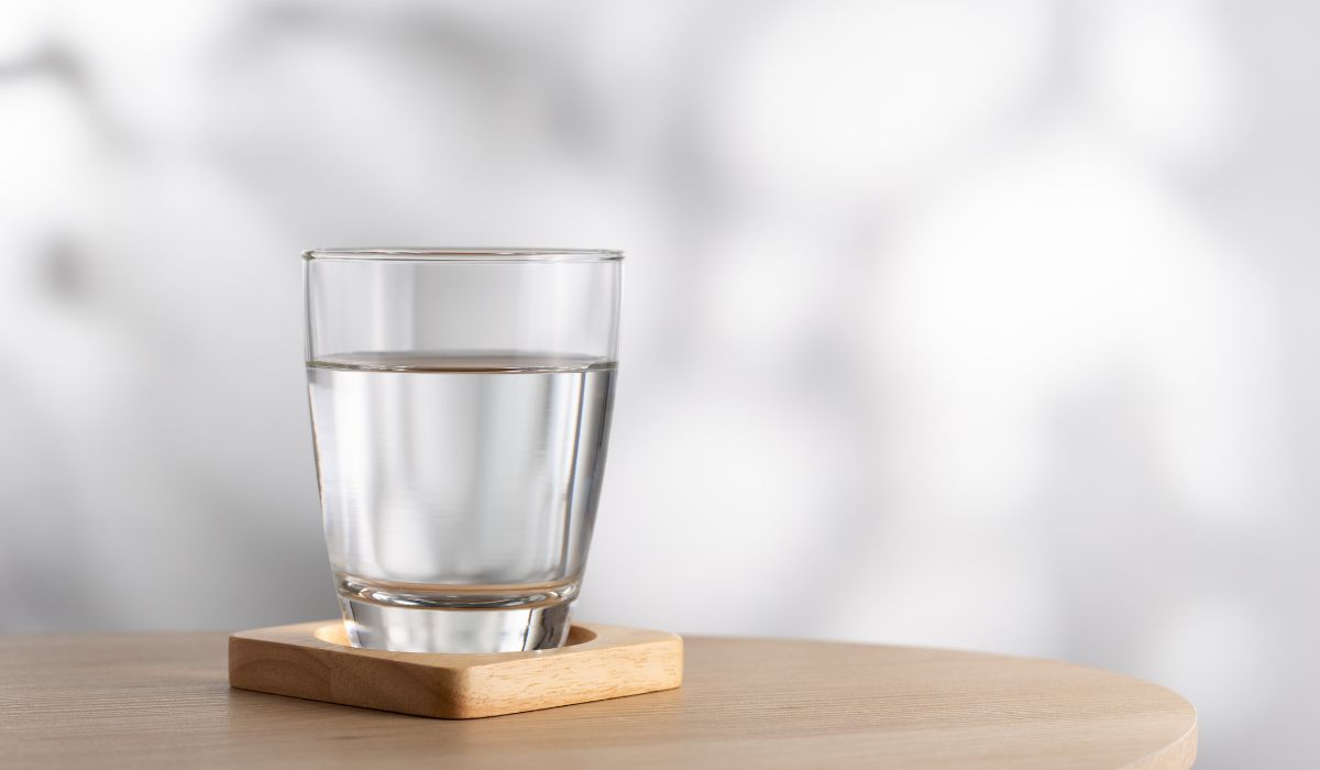 Ile wody pijesz w ciągu dnia?/źródło: eddows, Tharakorn arunothai