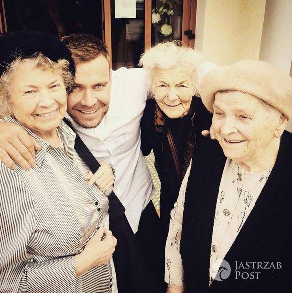 Dawid Woliński pokazał zdjęcie z babcią i ciociami