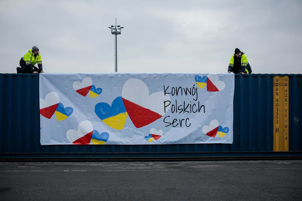 Omenaa Mensah i Rafał Brzoska - pomoc dla Ukrainy