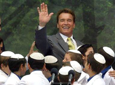Schwarzenegger spotkał się z Szaronem