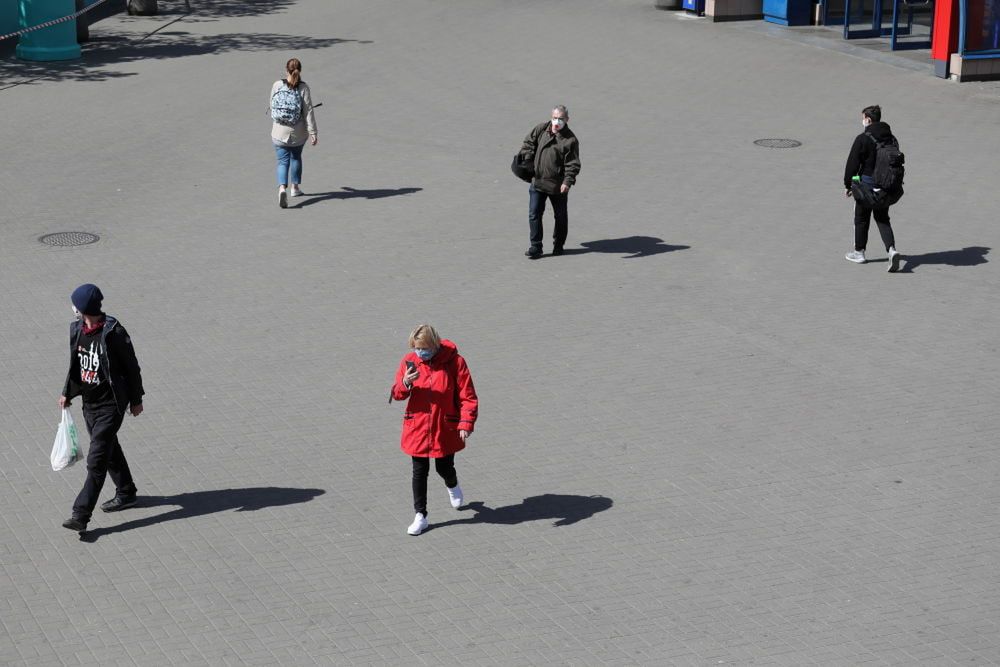 Polacy boją się pandemii i zubożenia