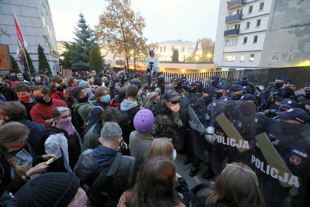 Podczas protestu przeciw wyrokowi TK doszło do prób wdarcia się na teren Sejmu