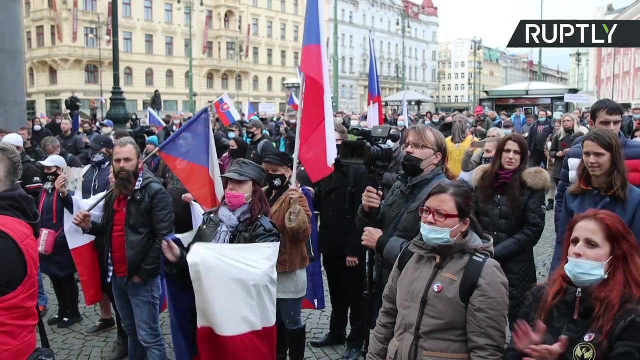 Antycovidowe protesty w Czechach. Doszło do przepychanek z policją