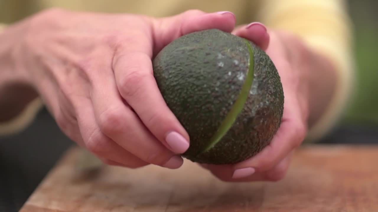 Dlaczego paznokcie mają żółte zabarwienie?