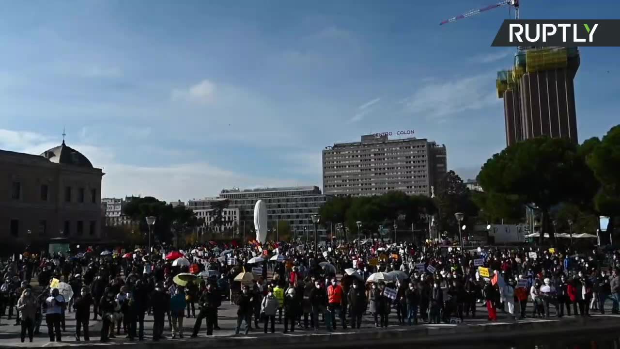 Protest pracowników służby zdrowia w Madrycie. Sprzeciwiają się cięciom wydatków na służę zdrowia