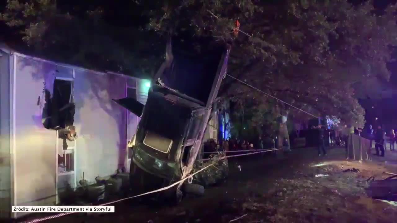 Pick-up wbił się w budynek mieszkalny w Austin. Jeden z pasażerów w ciężkim stanie trafił do szpitala