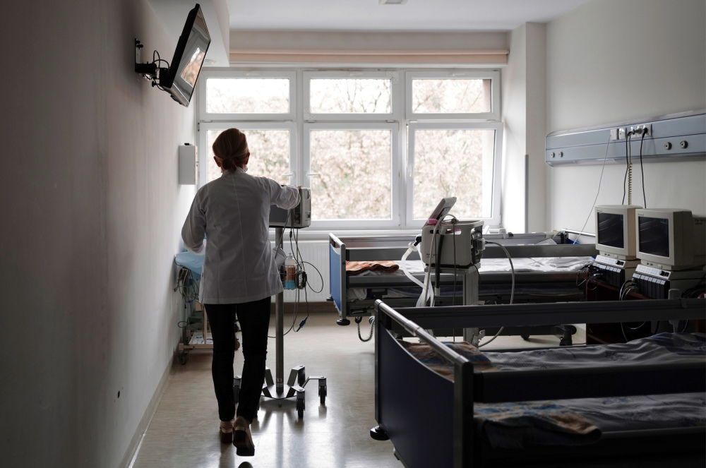 Minister zdrowia wydał polecenie ws. dodatkowego świadczenia dla walczących z koronawirusem