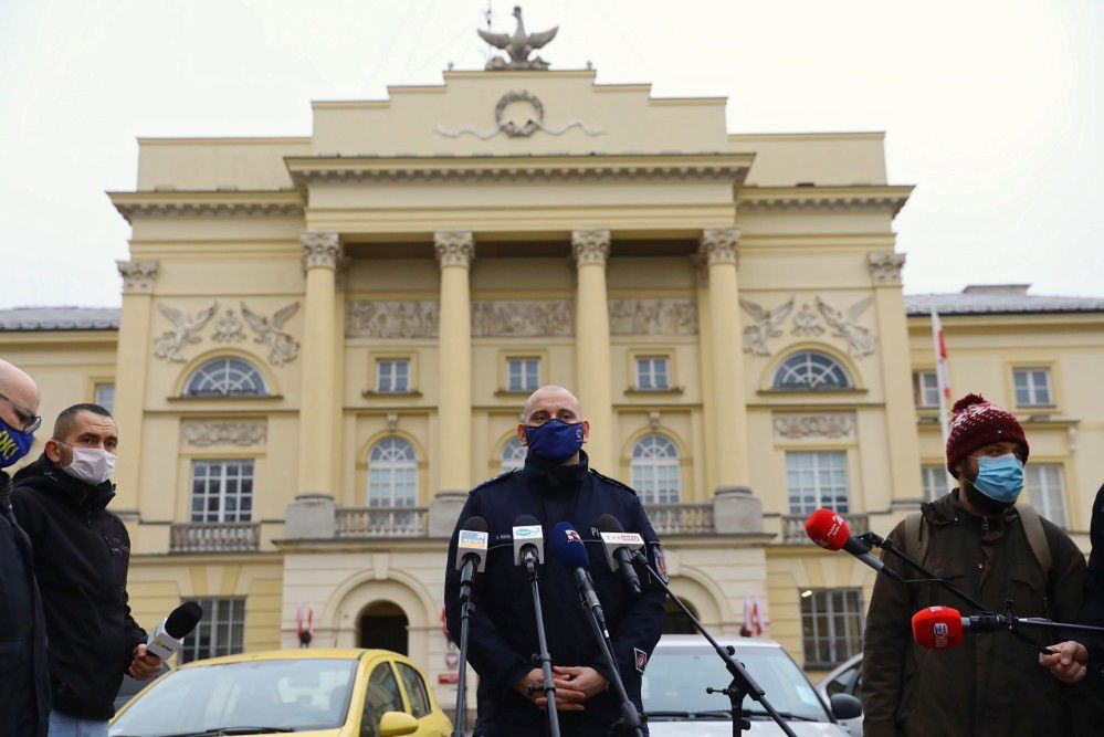 KSP: po środowym marszu zatrzymano ponad 300 osób; 36 osób w zw. z przestępstwami