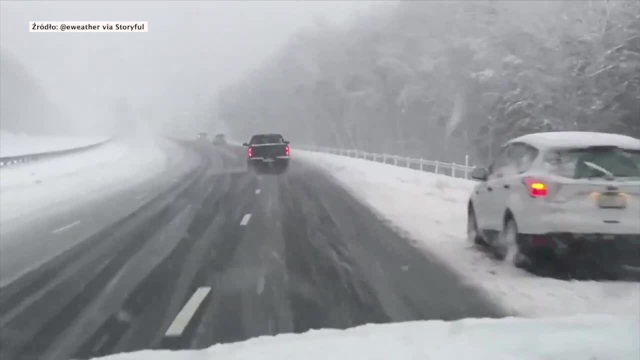 Burza śnieżna doprowadziła do paraliżu na drogach w Connecticut