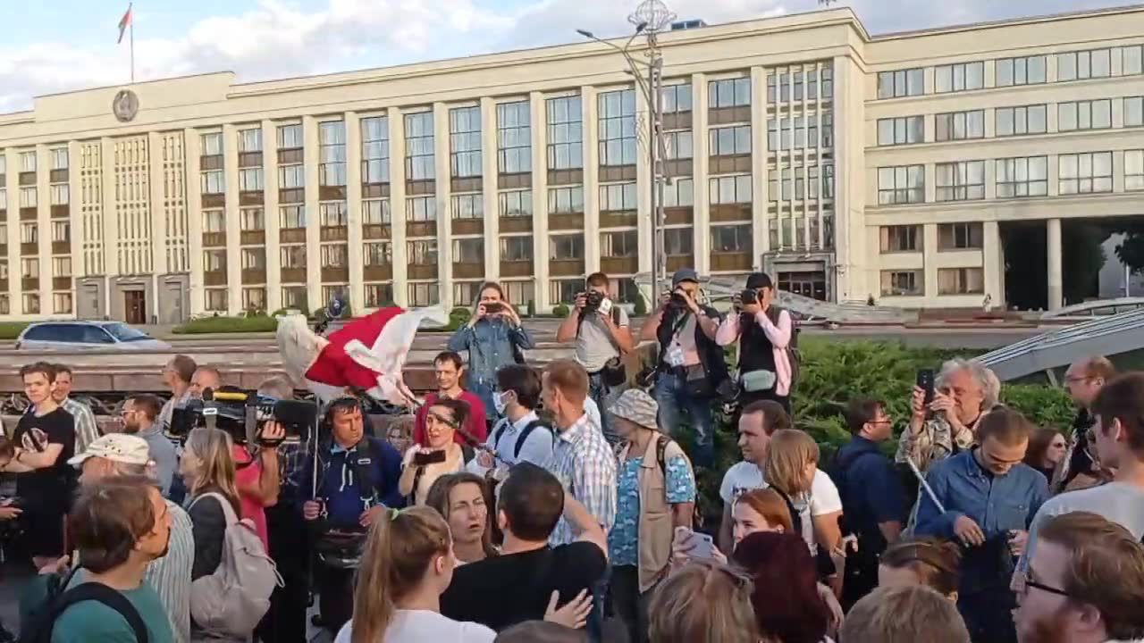 Nie ustają protesty na Białorusi. Tłumy na Placu Niepodległości w Mińsku